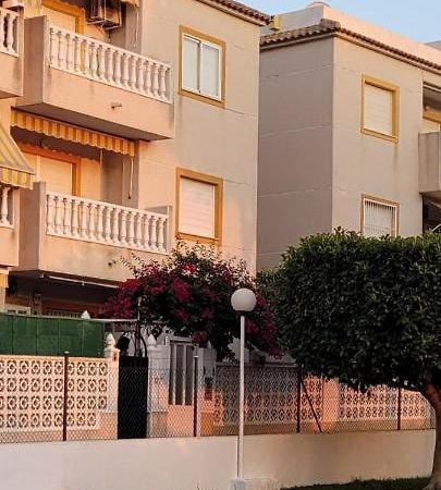 Apartamento Bajo Con Terraza Y Piscina Torrevieja Eksteriør bilde