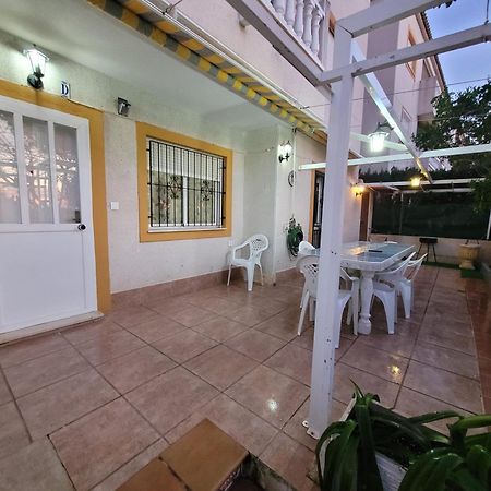 Apartamento Bajo Con Terraza Y Piscina Torrevieja Eksteriør bilde
