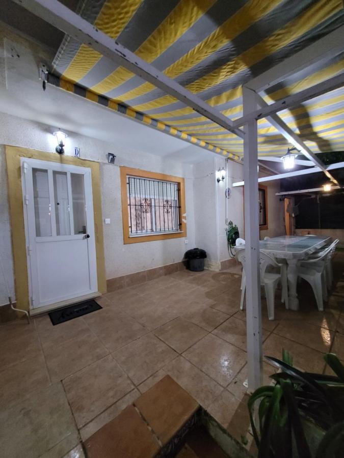 Apartamento Bajo Con Terraza Y Piscina Torrevieja Eksteriør bilde