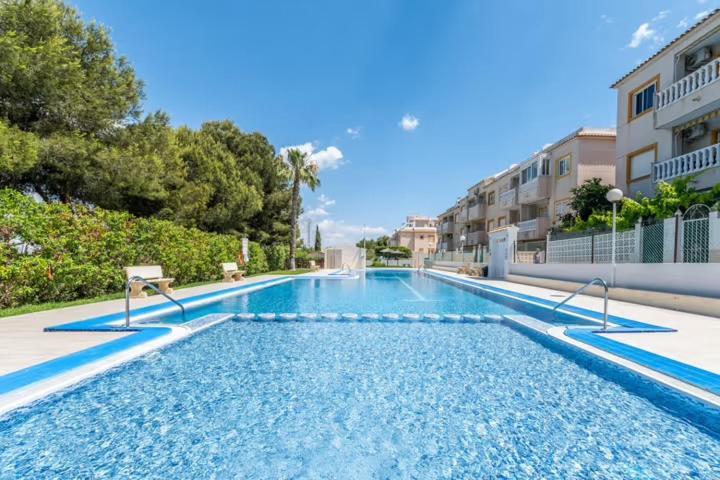Apartamento Bajo Con Terraza Y Piscina Torrevieja Eksteriør bilde